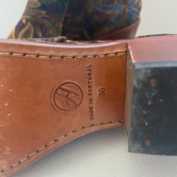 Velvet fern pattern boots - Picture 3 of 6